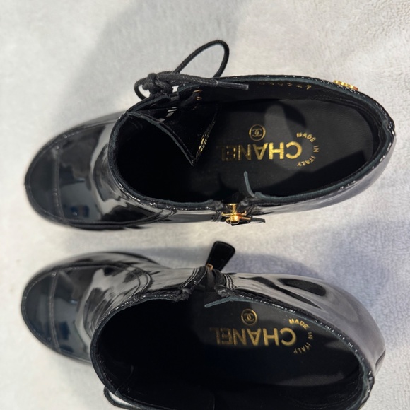 Chanel 15A CC Patent Leather Side Lace Up Booties Black CC Logo size 39 - Picture 2 of 8